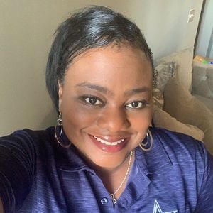 Meet your Posher, Monique